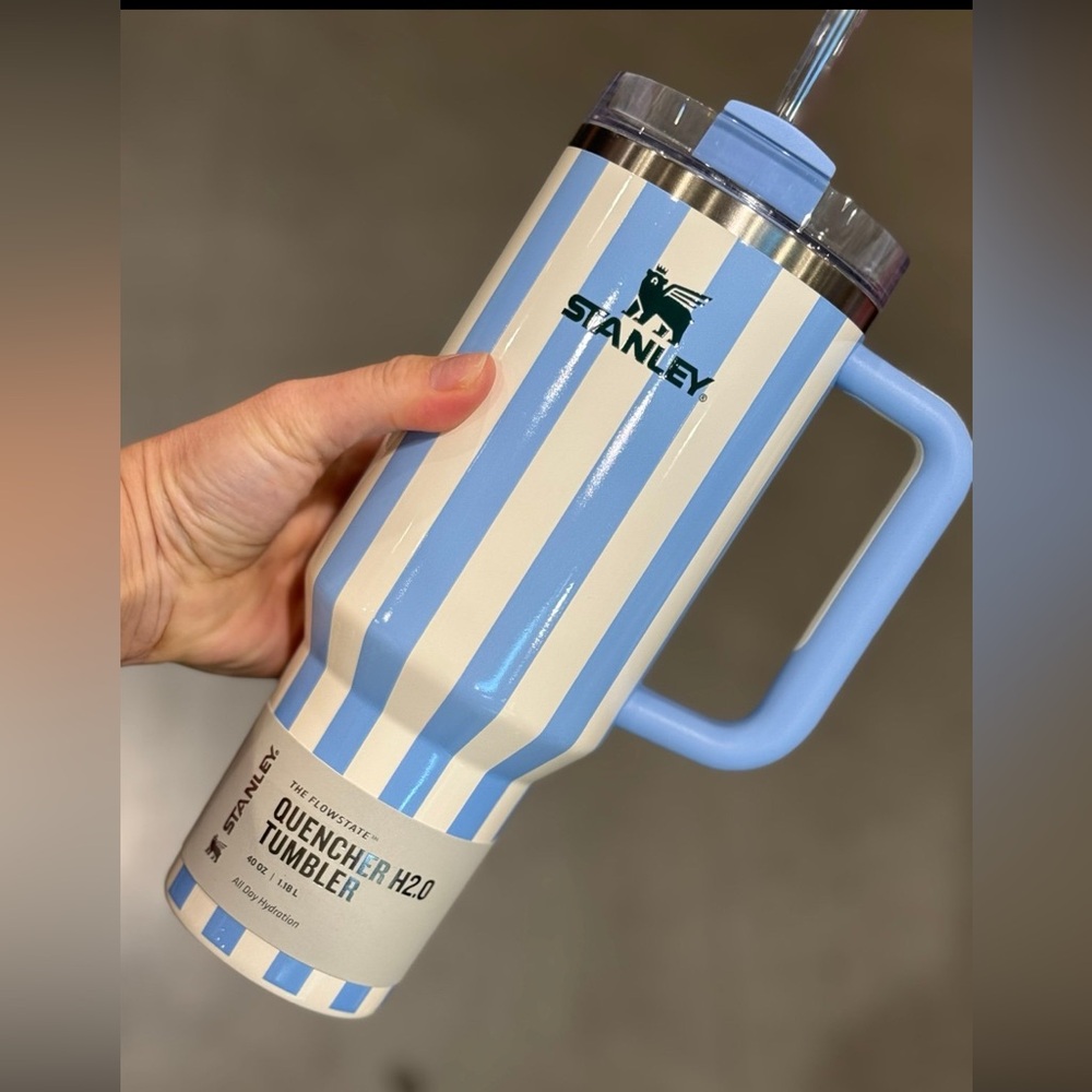 Stanley Oasis Cornflower 40 oz